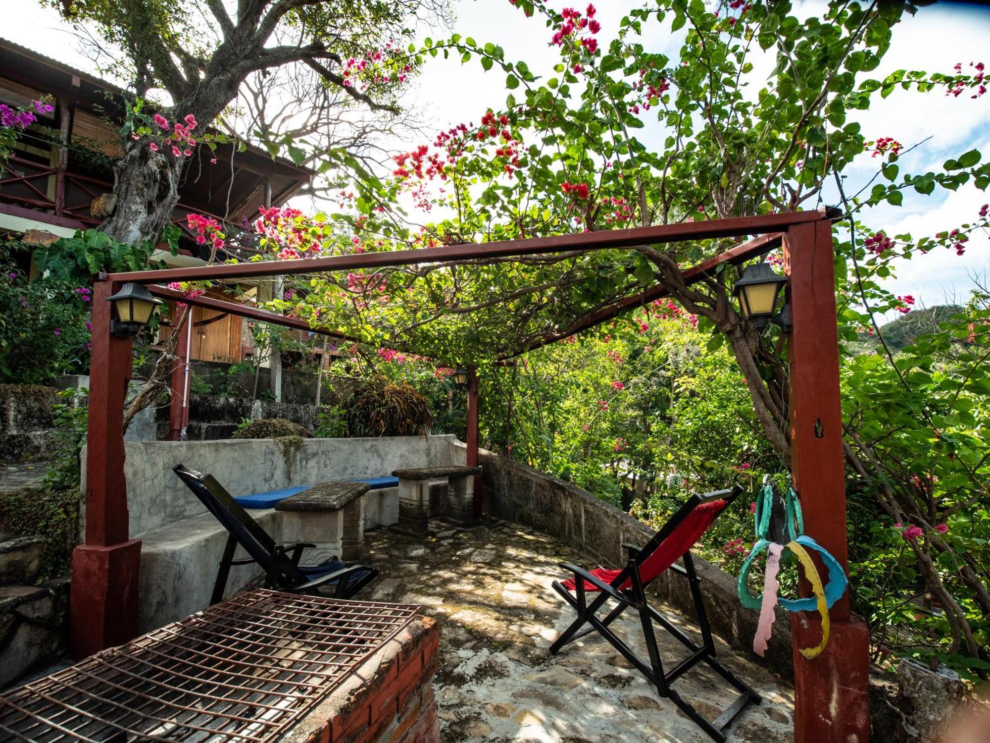 סן חואן דל סור 1 Bedroom Apartment With Bay View, 3 Blocks From Beach And Center Of San Juan מראה חיצוני תמונה
